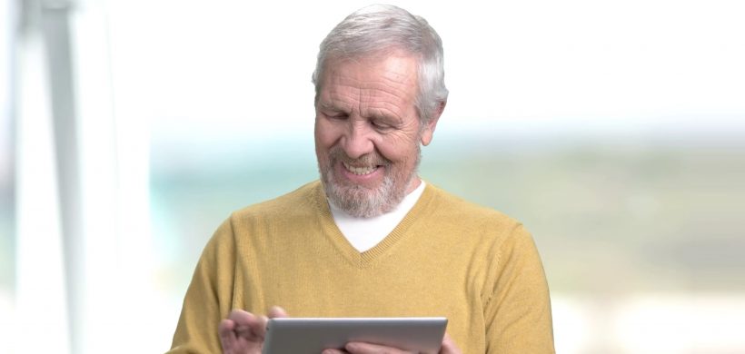 Intervención con nuevas tecnologías en centros de personas con demencia: Guía para la implantación del uso de tablet