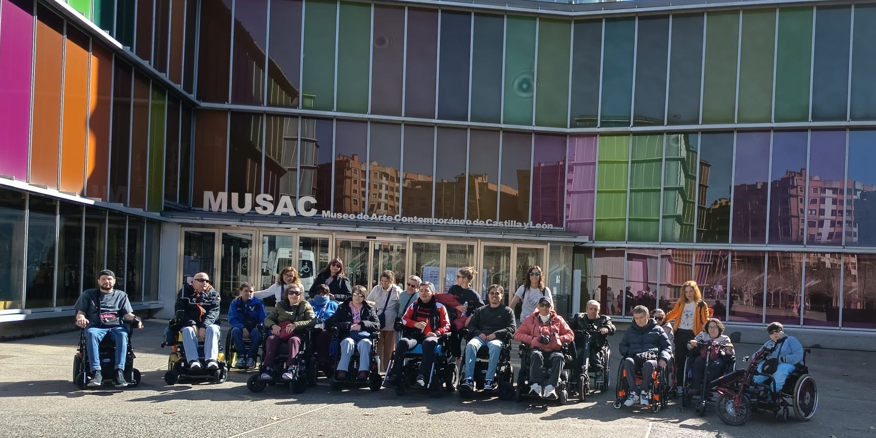 Visita al museo de arte contemporáneo.