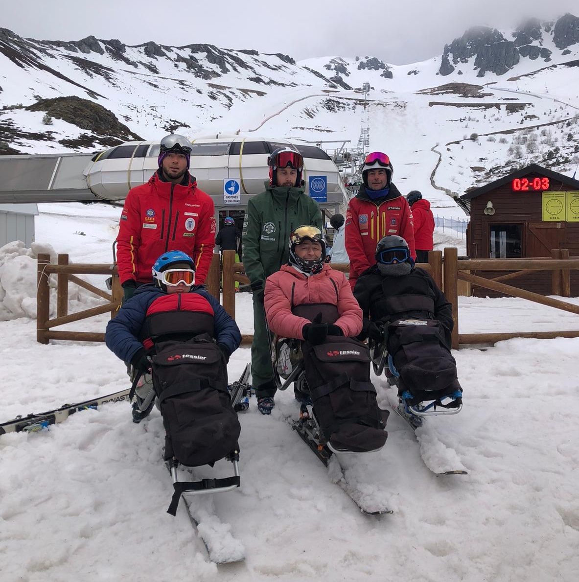 El grupo acompañado por sus monitores, disfrutó de una jornada lúdica.