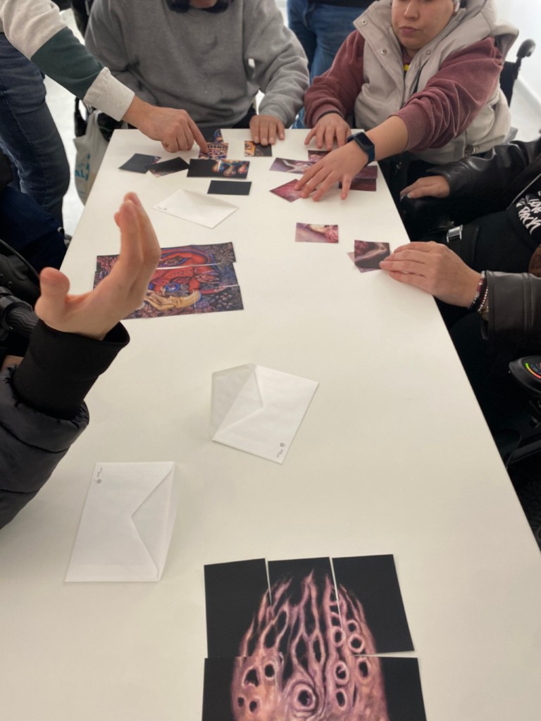 Desarrollo de una de las actividades didácticas propuestas durante la visita.